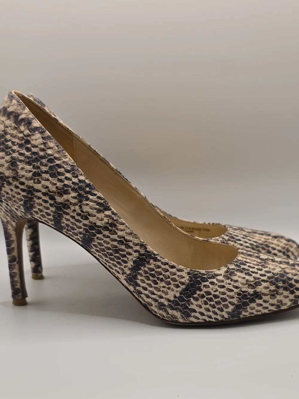 Cole Haan Snake-Print Leather Pointed Toe Pumps Size 7.5B